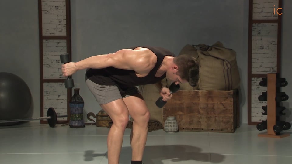 PATADA TRÍCEPS ALTERNA UN BRAZO ARRIBA