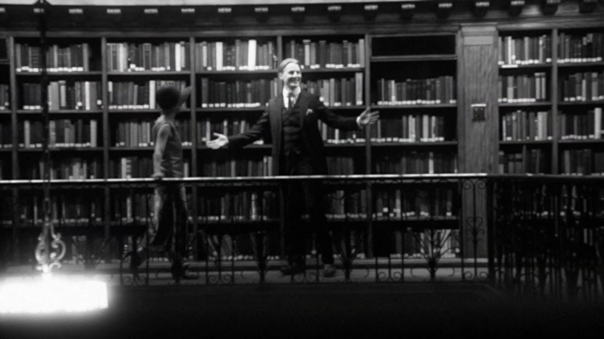 Z: The Beginning of Everything S1 - Online "Newsreel"