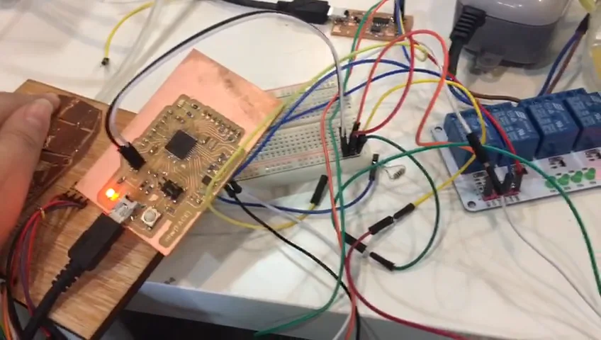 Mask with Arduino Leonardo on Vimeo