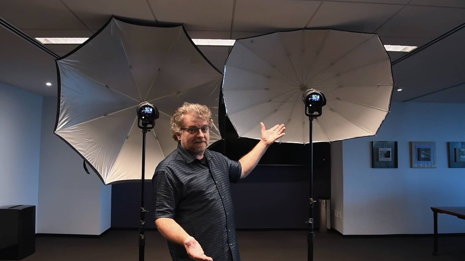 Rectangular vs Round photo umbrellas on Vimeo