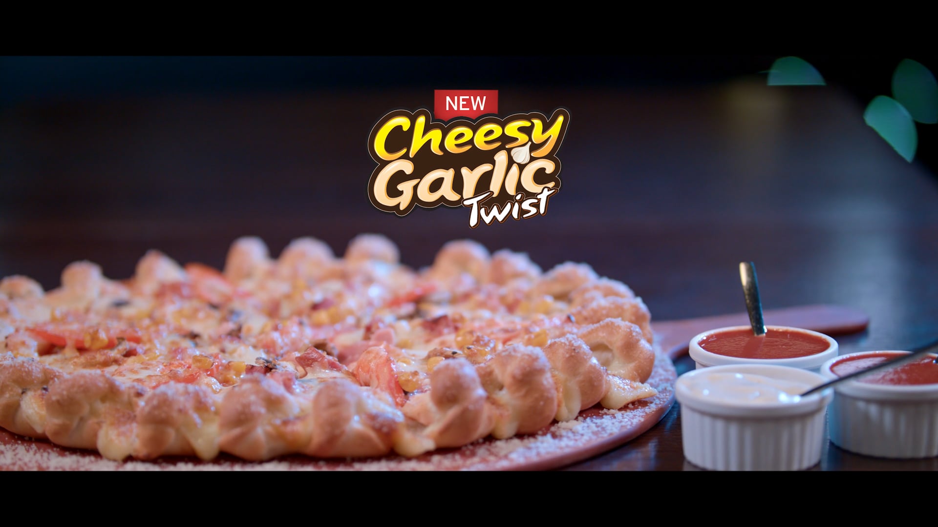 Pizza Hut Cheesy Garlic Twist Campaign