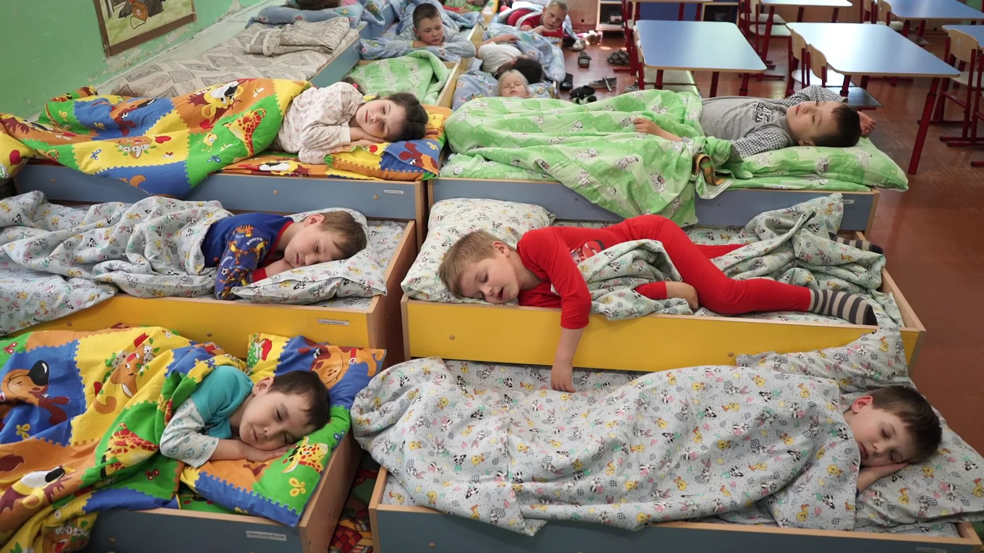 в детском саду не хватает кроватей