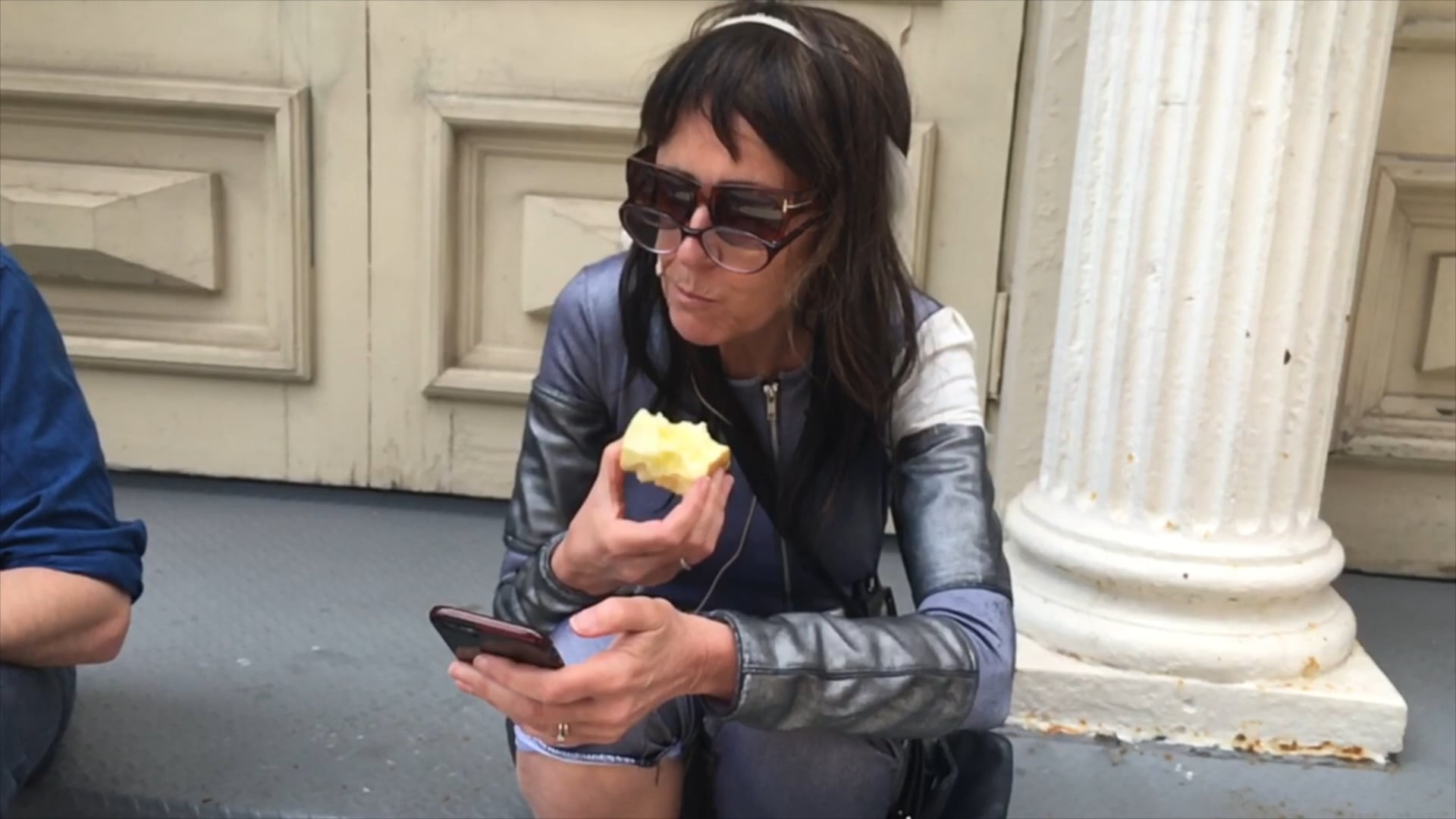 A PINK CHAIR – performer diary – Z – Performance Anxiety feat. Slo-Mo Suzzy [06.30.17]