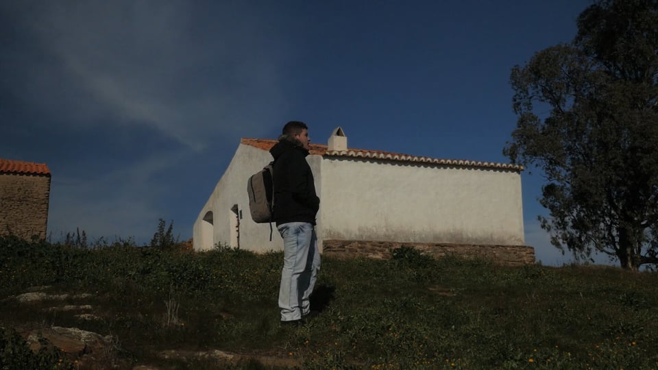 O MUNDO À NOSSA VOLTA | MOVING CINEMA | O Primeiro Olhar 100 - O Lobo - Mértola