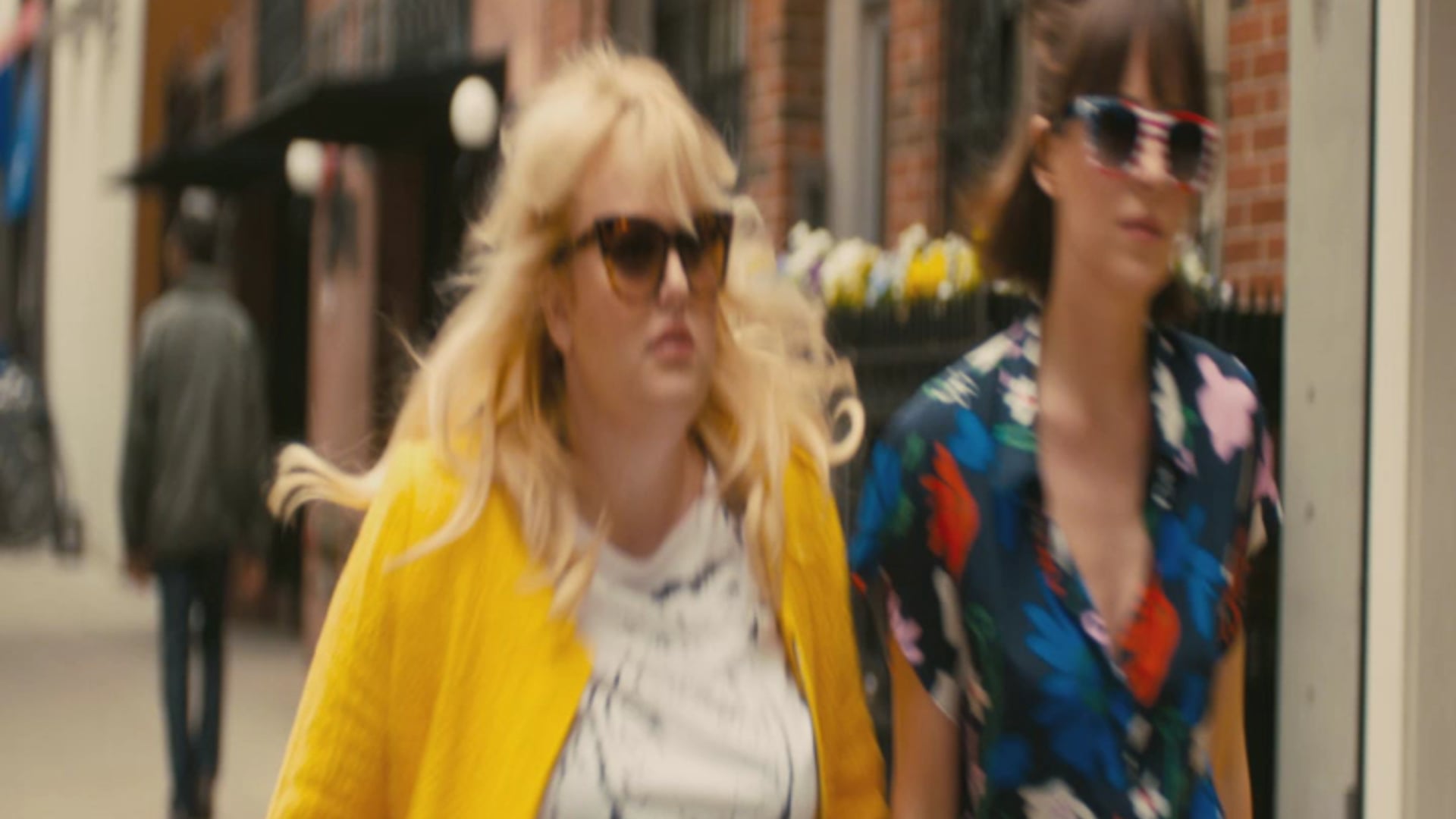 How To Be Single Trailer