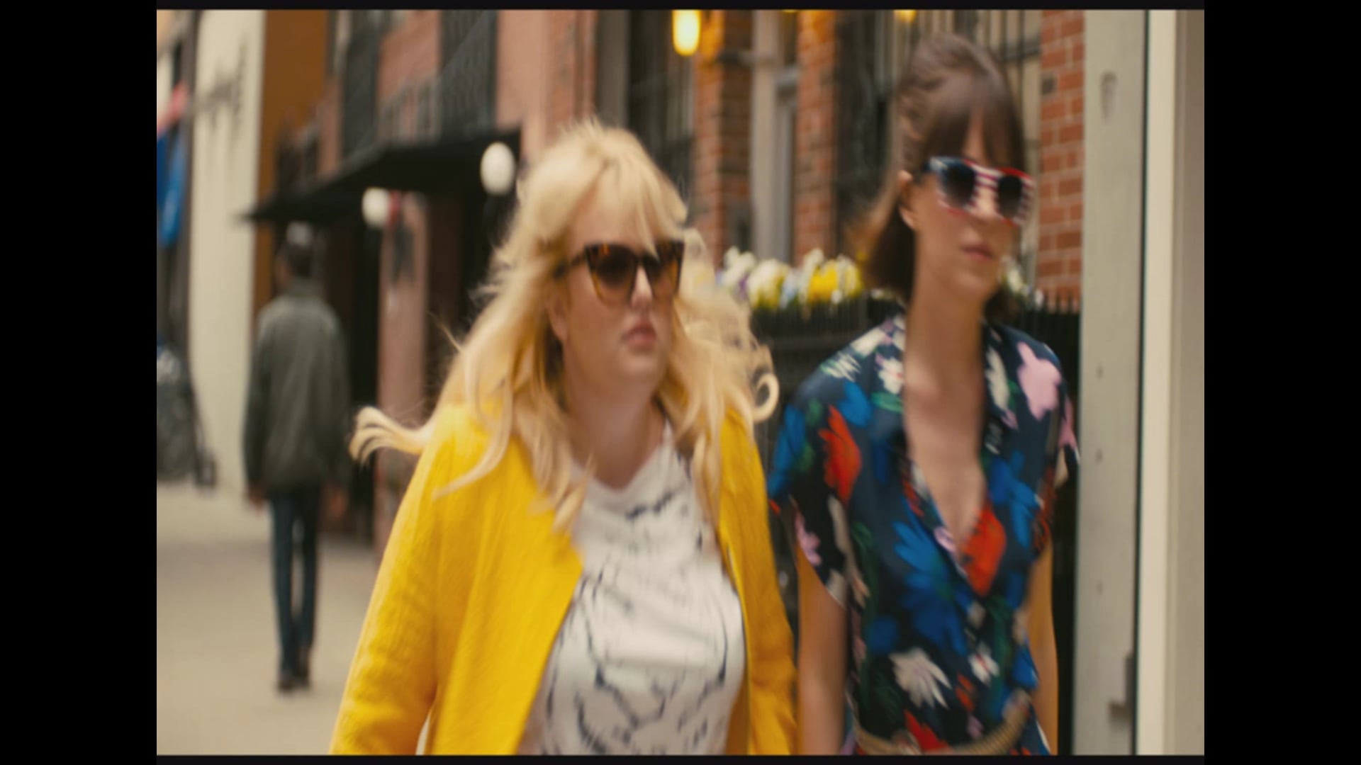 How To Be Single Trailer