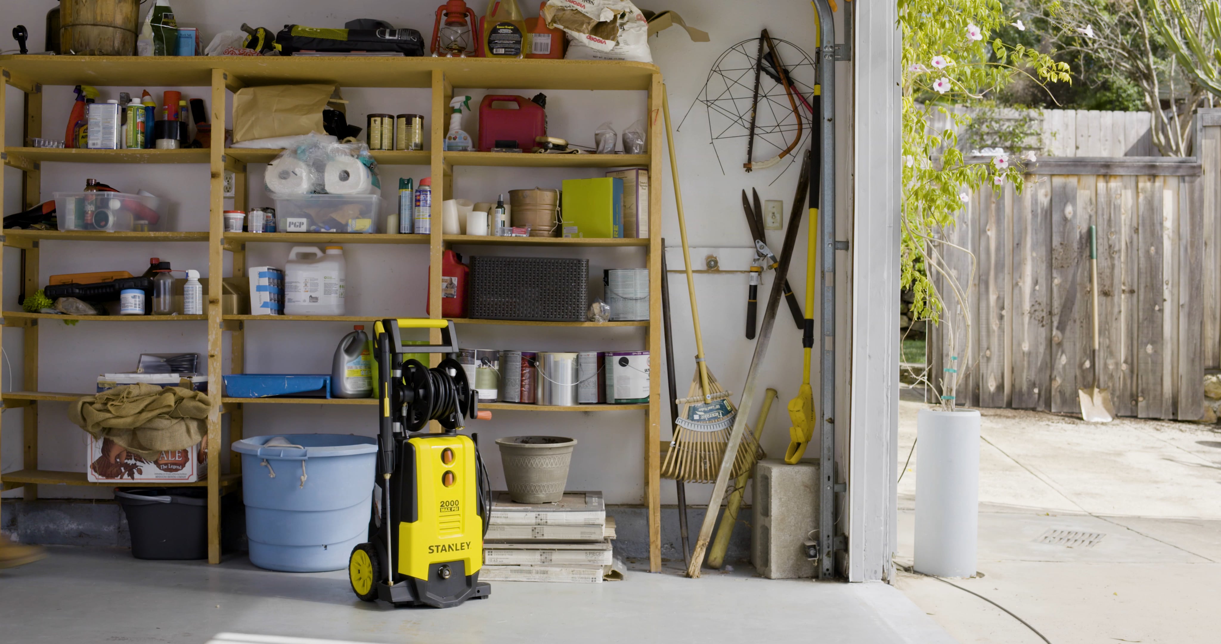 STANLEY 2000 PSI Electric Pressure Washer 60 Sec Spot on
