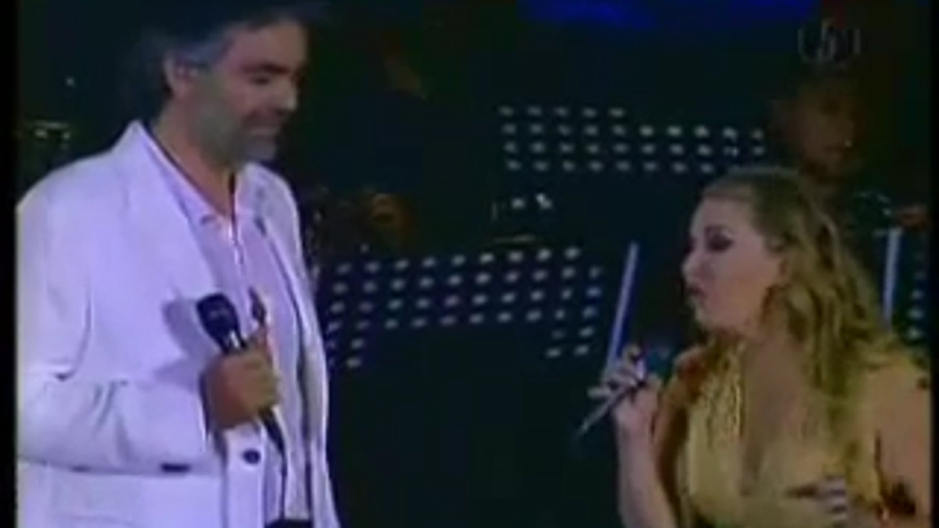Nuestra orquesta acompañando a Andrea Bocelli en concierto en las grutas de Cacahuamilpa - Agencia de Musicos CDMX