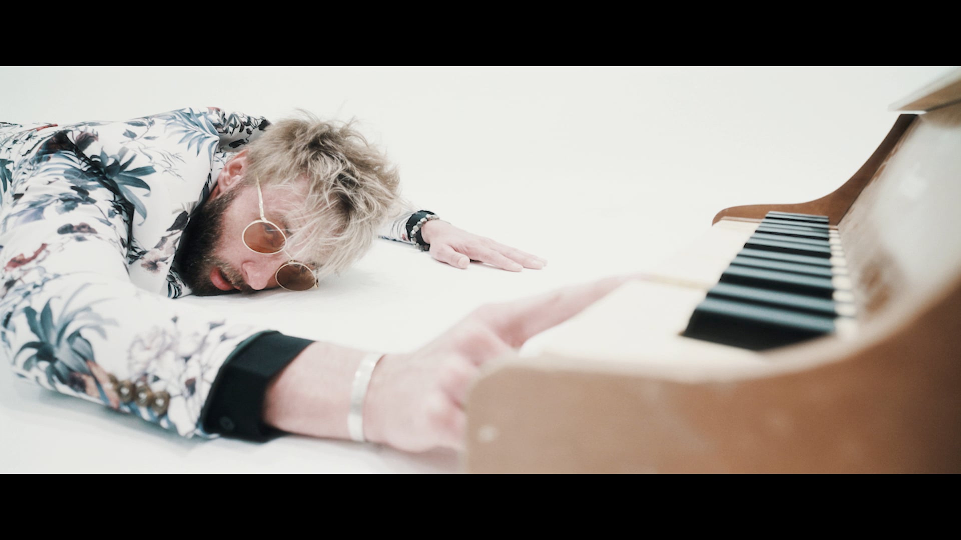 Paul McDonald - Hold On (Music Video)