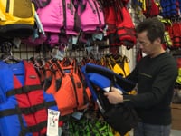 合身的浮力背心 (PFD)