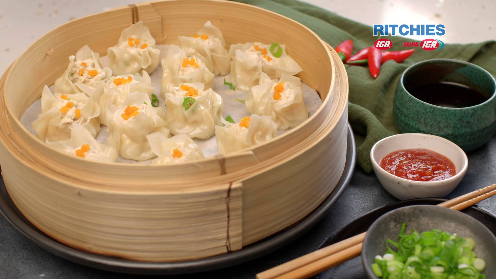 Chicken ginger water chestnut dumplings on Vimeo