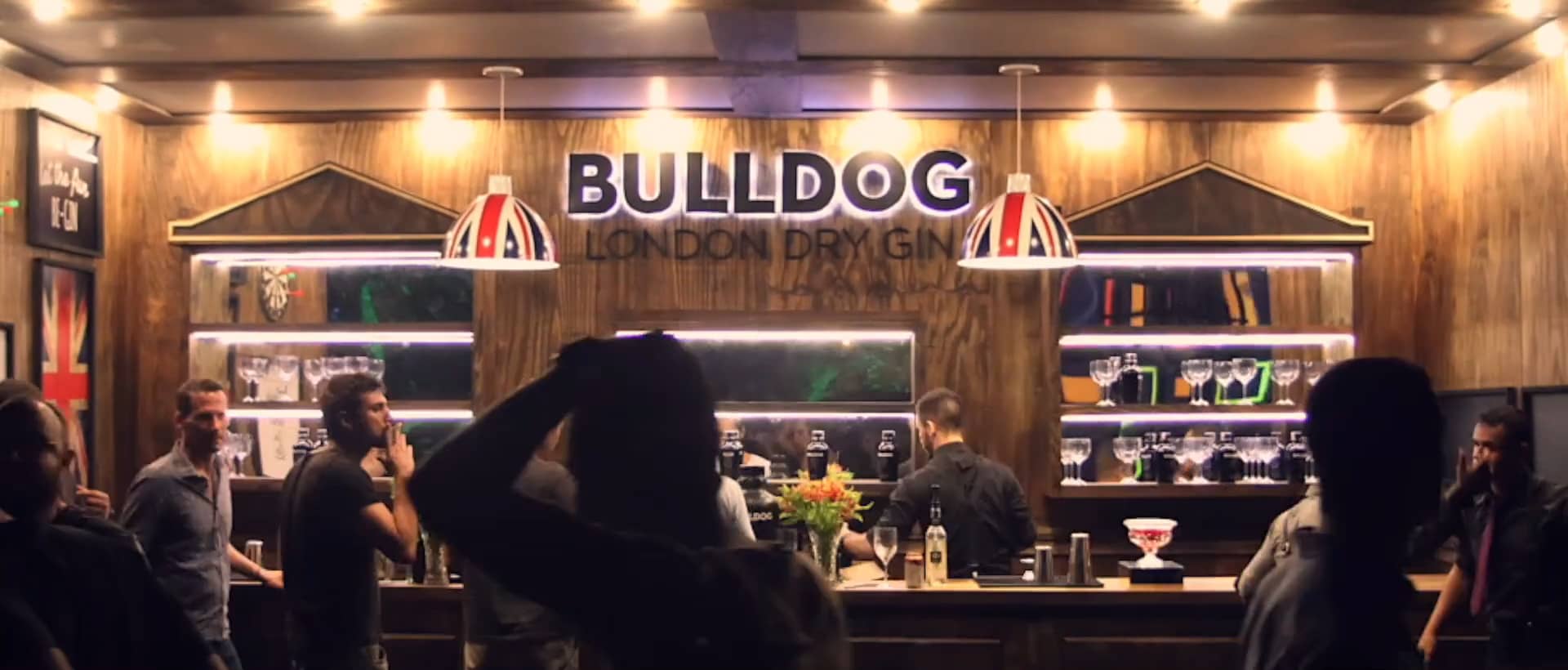 Bulldog Bar - Baila Comigo on Vimeo