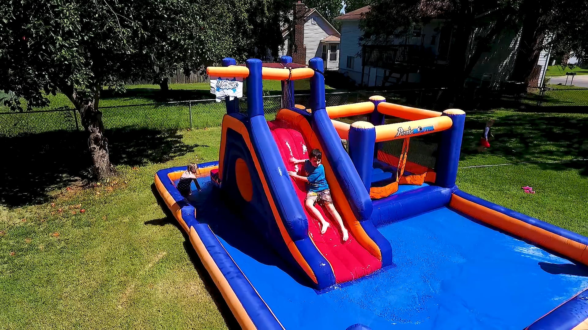 Water Slide From Cardenas Rentals on Vimeo