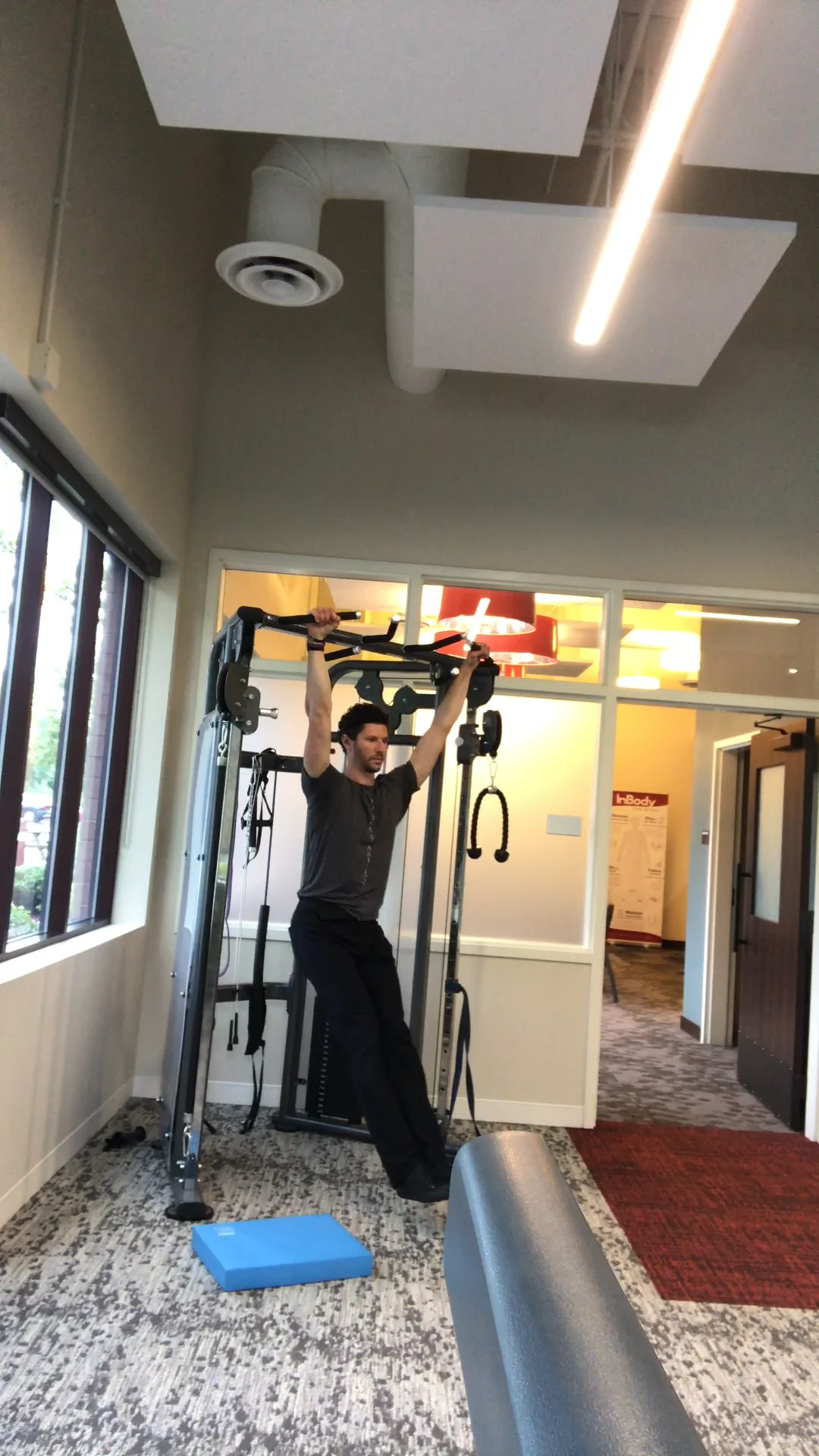 Active Shoulder Hang (with Scap Pull-ups) on Vimeo