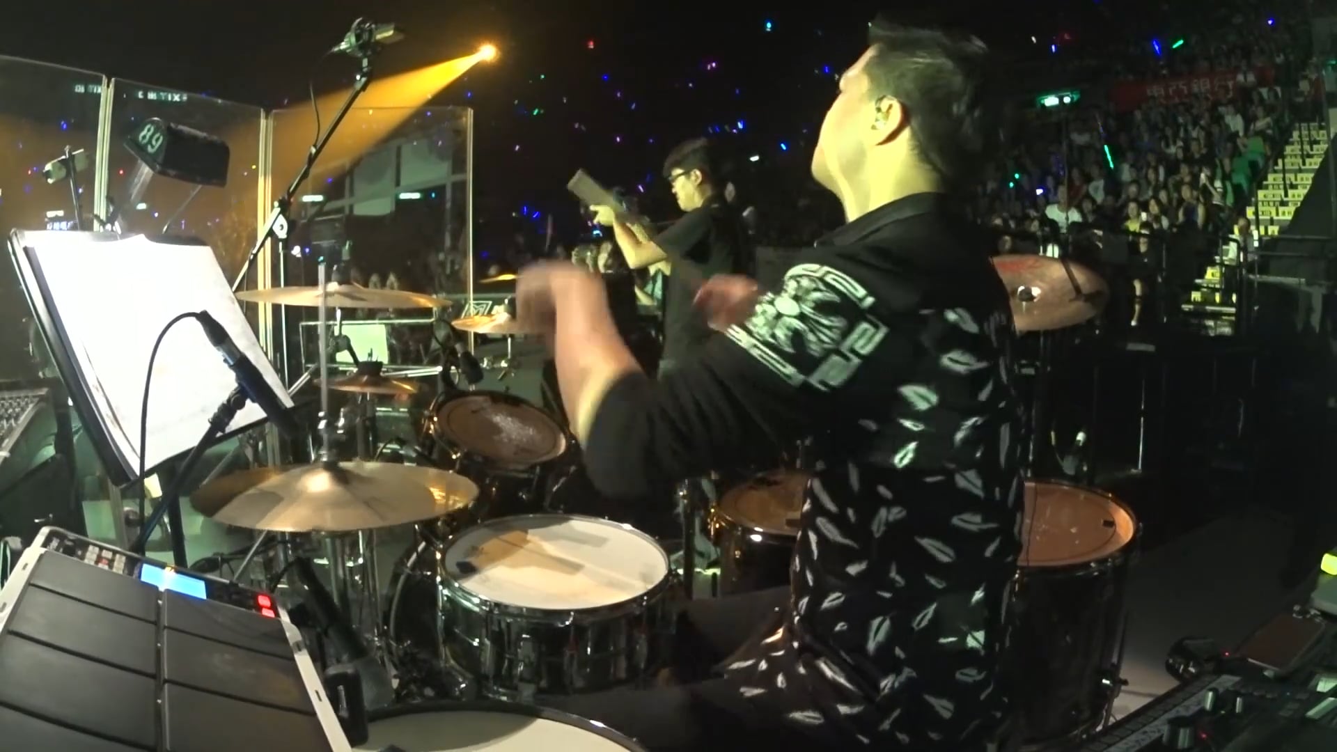 Justin Lo WeTouch 2015 - 紅地毯 w Band Credit