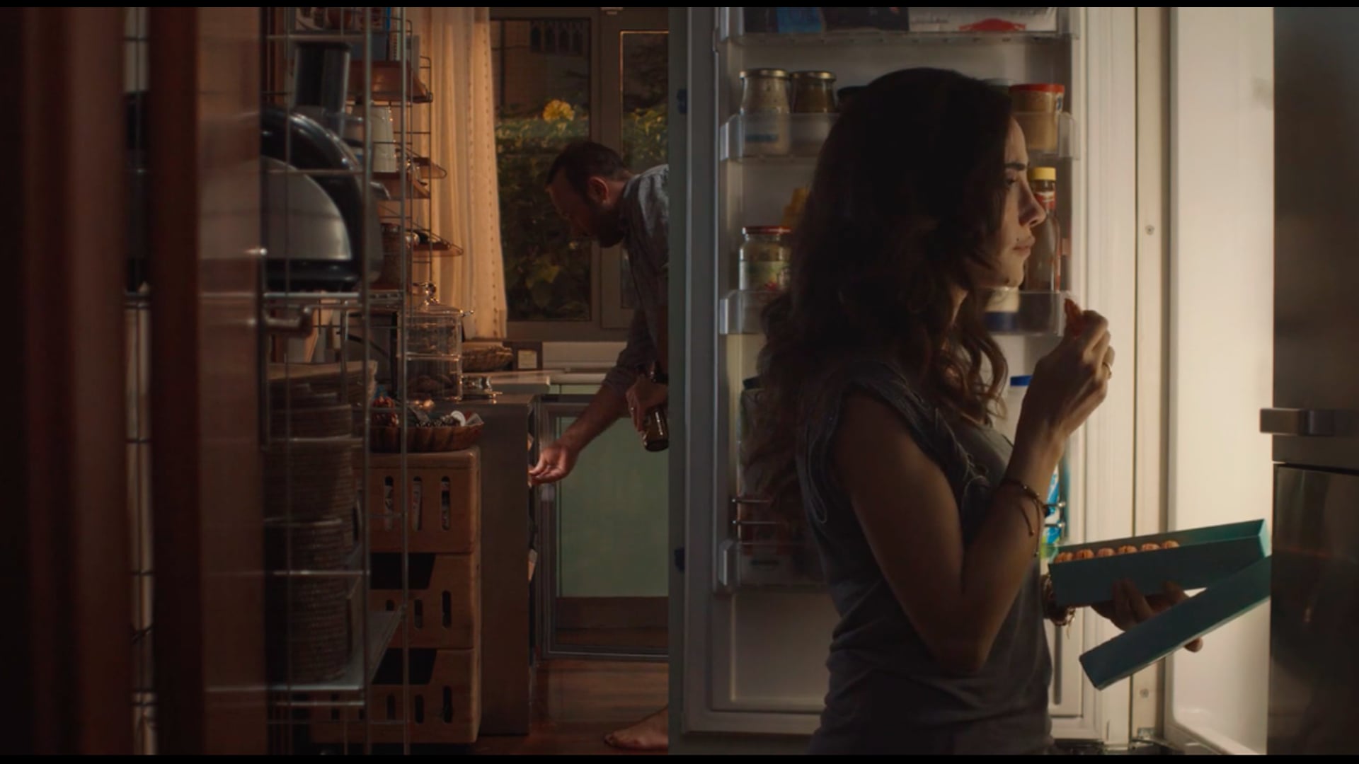 Rüzgarda Salınan Nilüfer / Swaying Waterlily