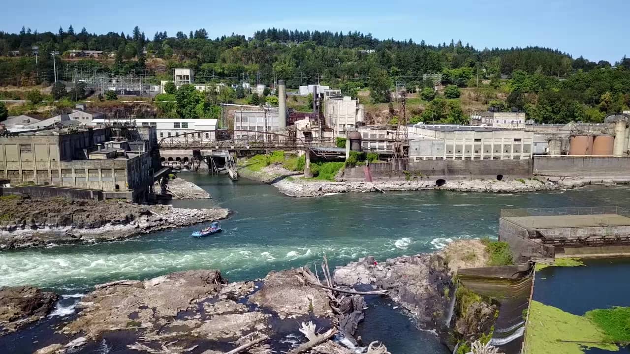 Flight at Willamette Fall in Oregon City on Vimeo