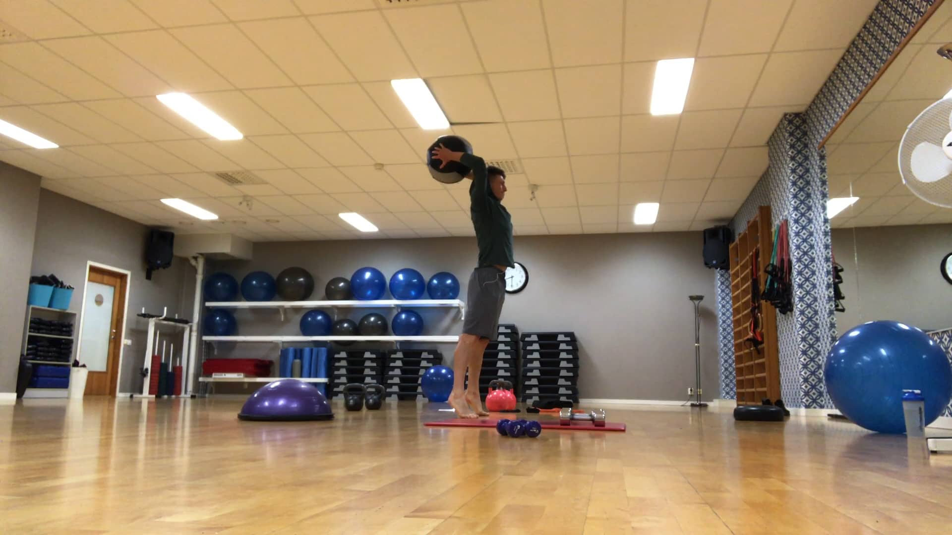 Explosive Medicine Ball Slams on Vimeo