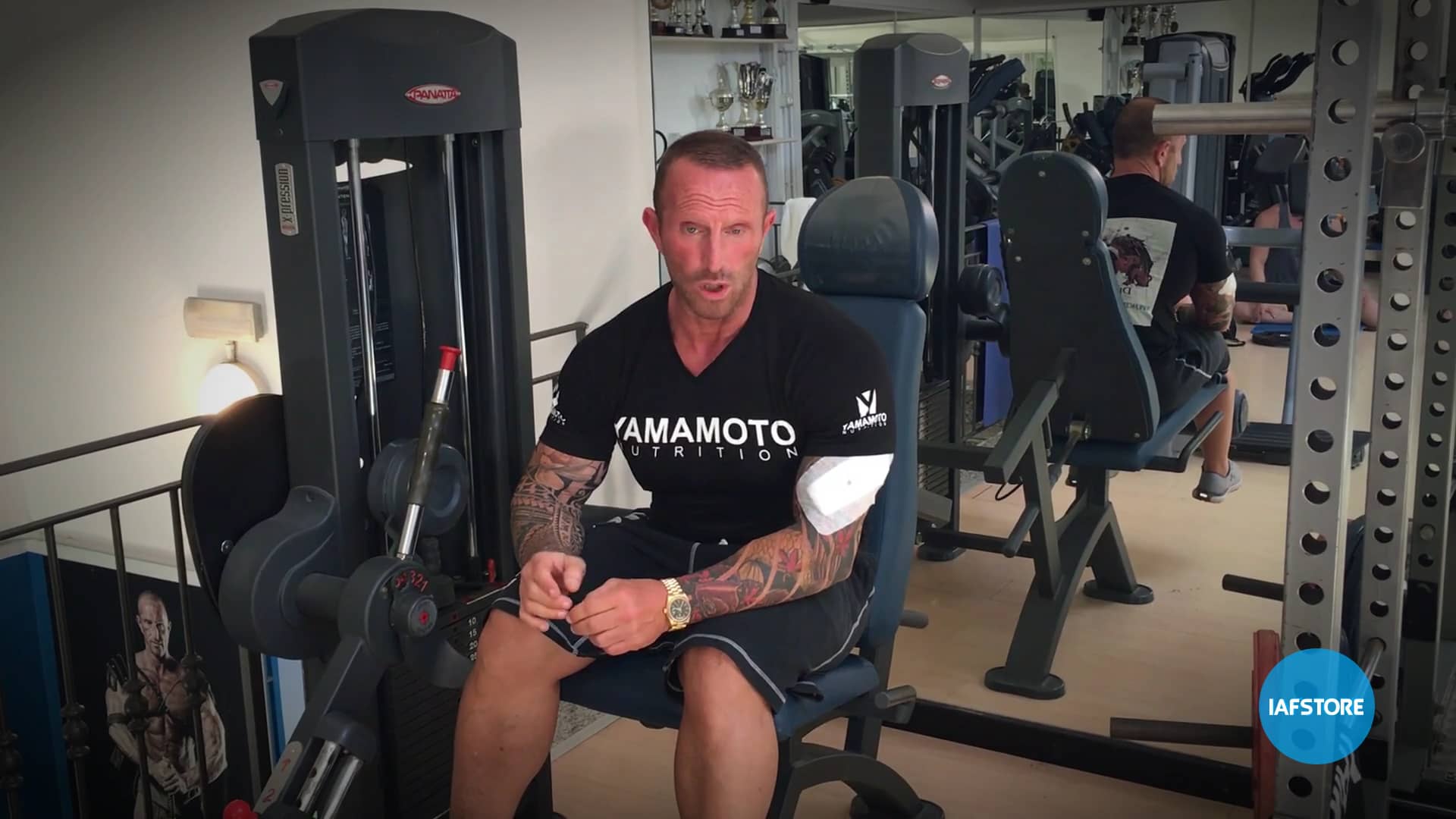 Build bigger legs with leg extension and leg press machine 15 supersets each one of 8 reps on