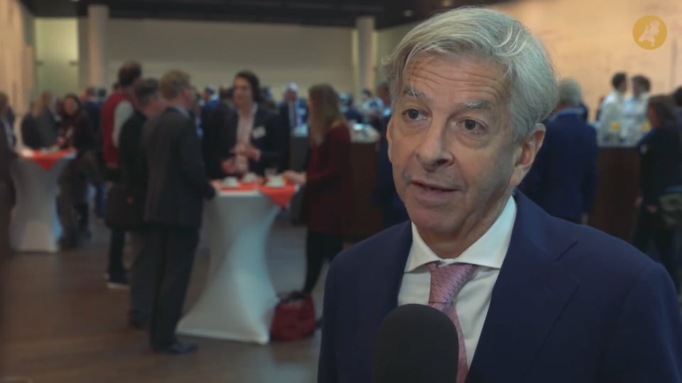 Video afspelen "Video content | Binnenlands Bestuur - Interview minister Plasterk (2018)"