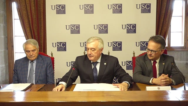 Firma del convenio entre Aresa y la USC