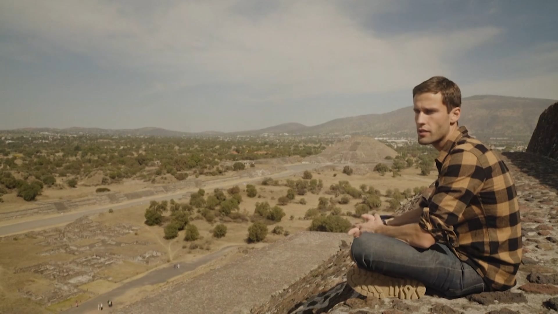 S02 EP01 Mexico
