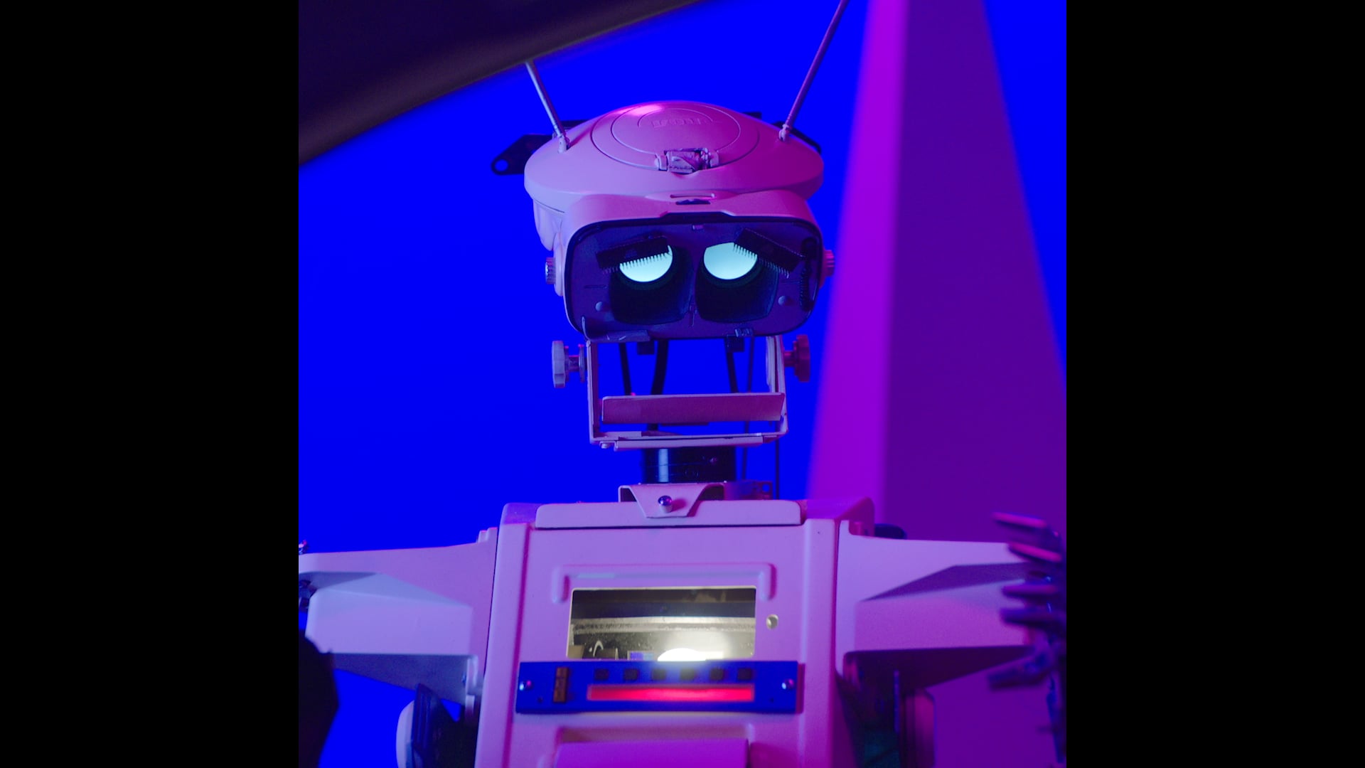Toyota // Sad Robot