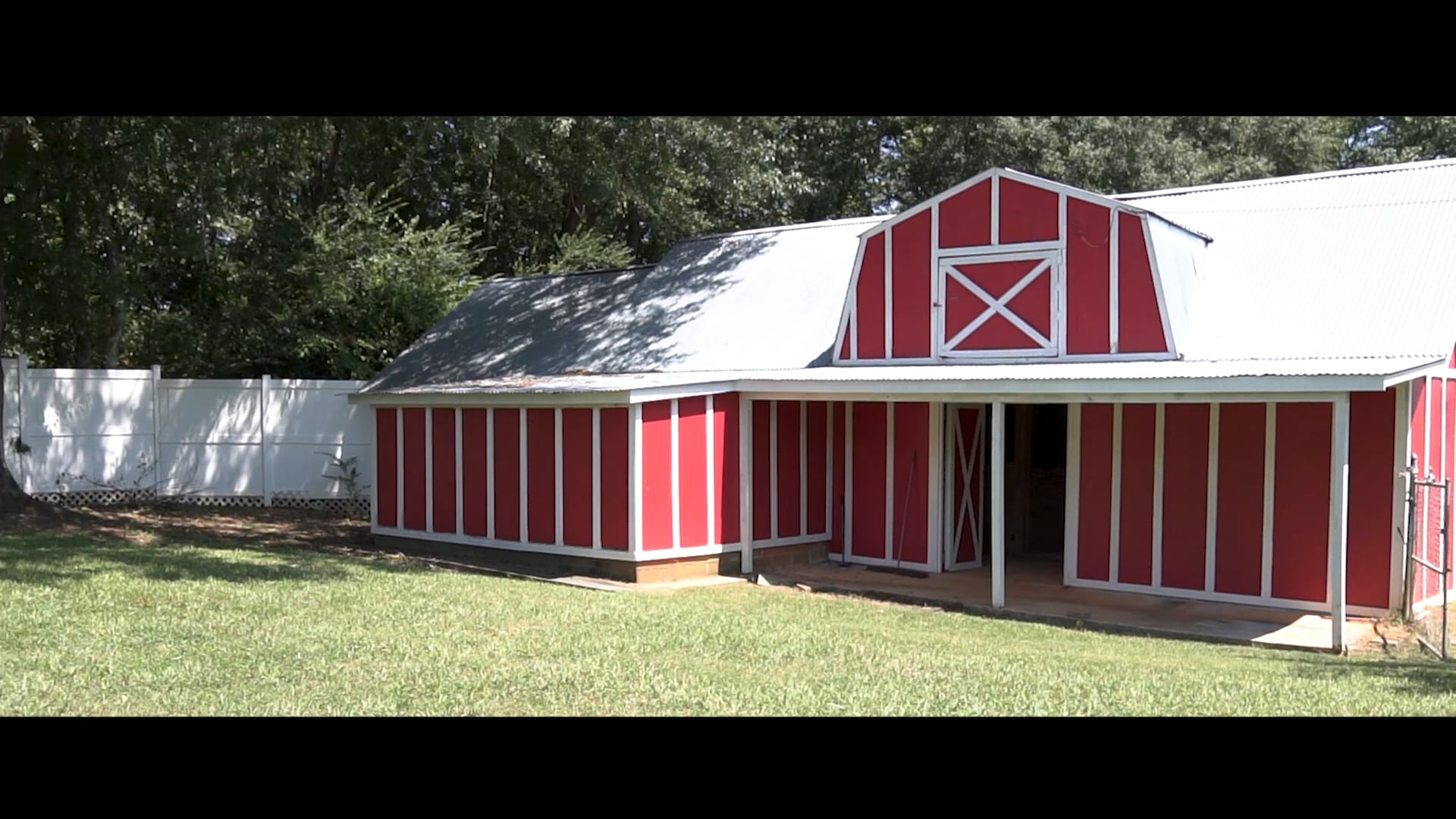 292 Brooks Woolsey Road on Vimeo