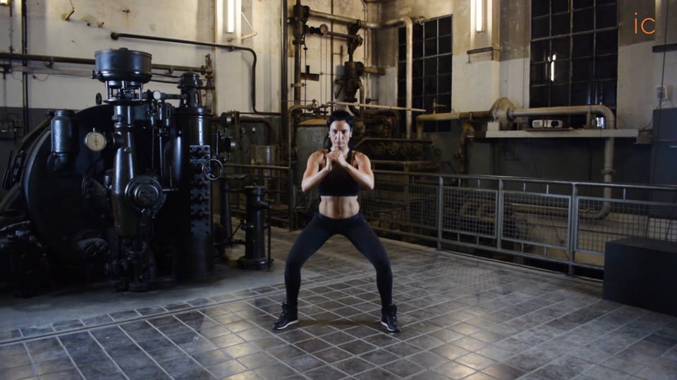 SENTADILLAS PIERNAS SEPARADAS 