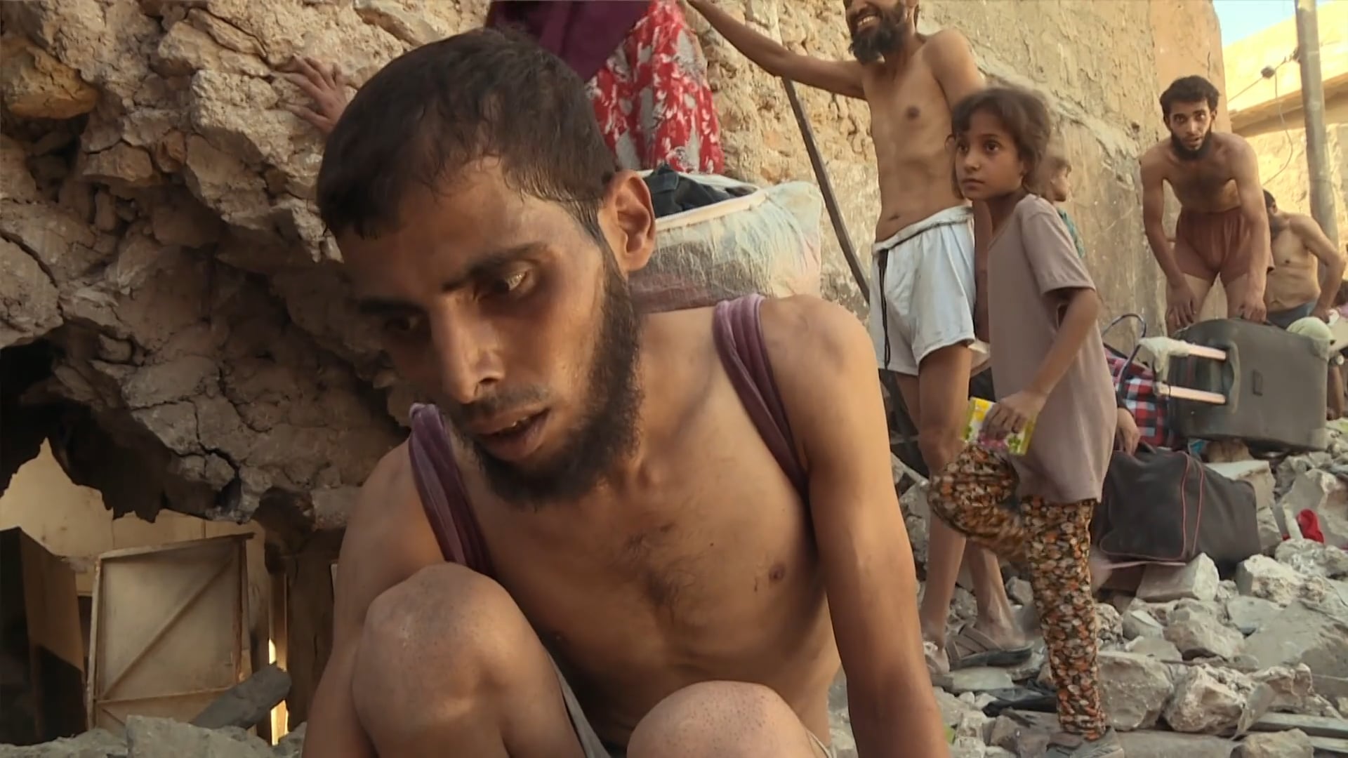 Civilians flee Mosul