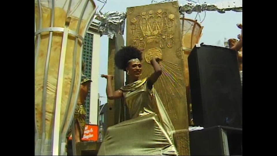 Divas: Love Me Forever (Festival Version)
