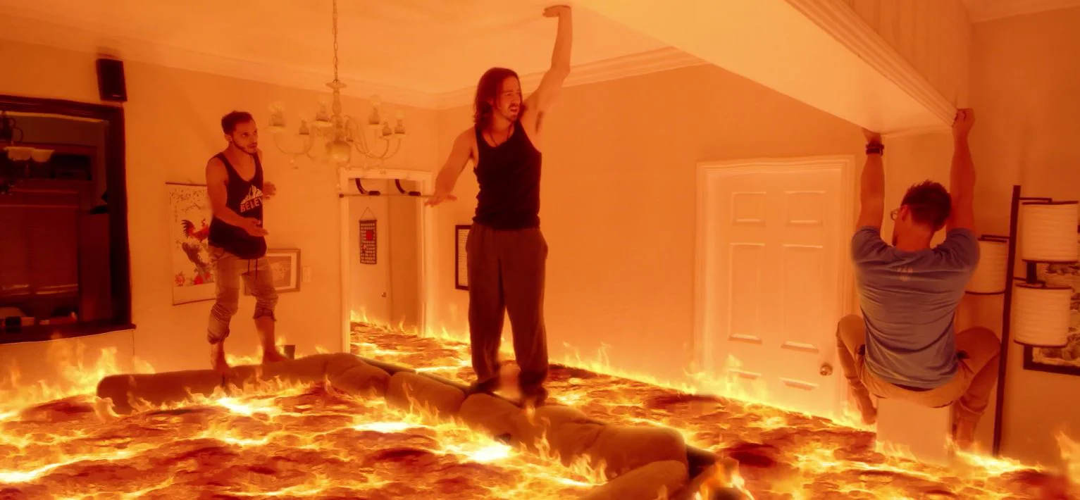 Пол это лава игра на улице. Под это лава. Луномосик пол это лава экстремальный челлендж. Под это лава. Пол это лава тимбилдинг.