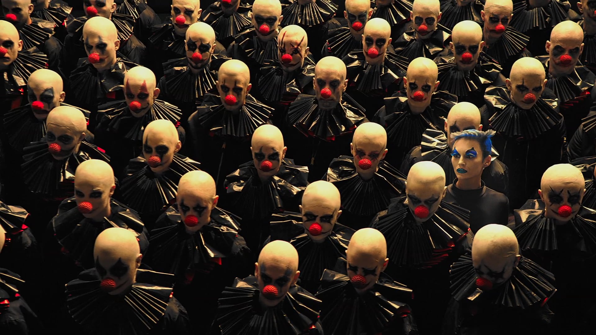 American Horror Story S7 - "Face in the Crowd"