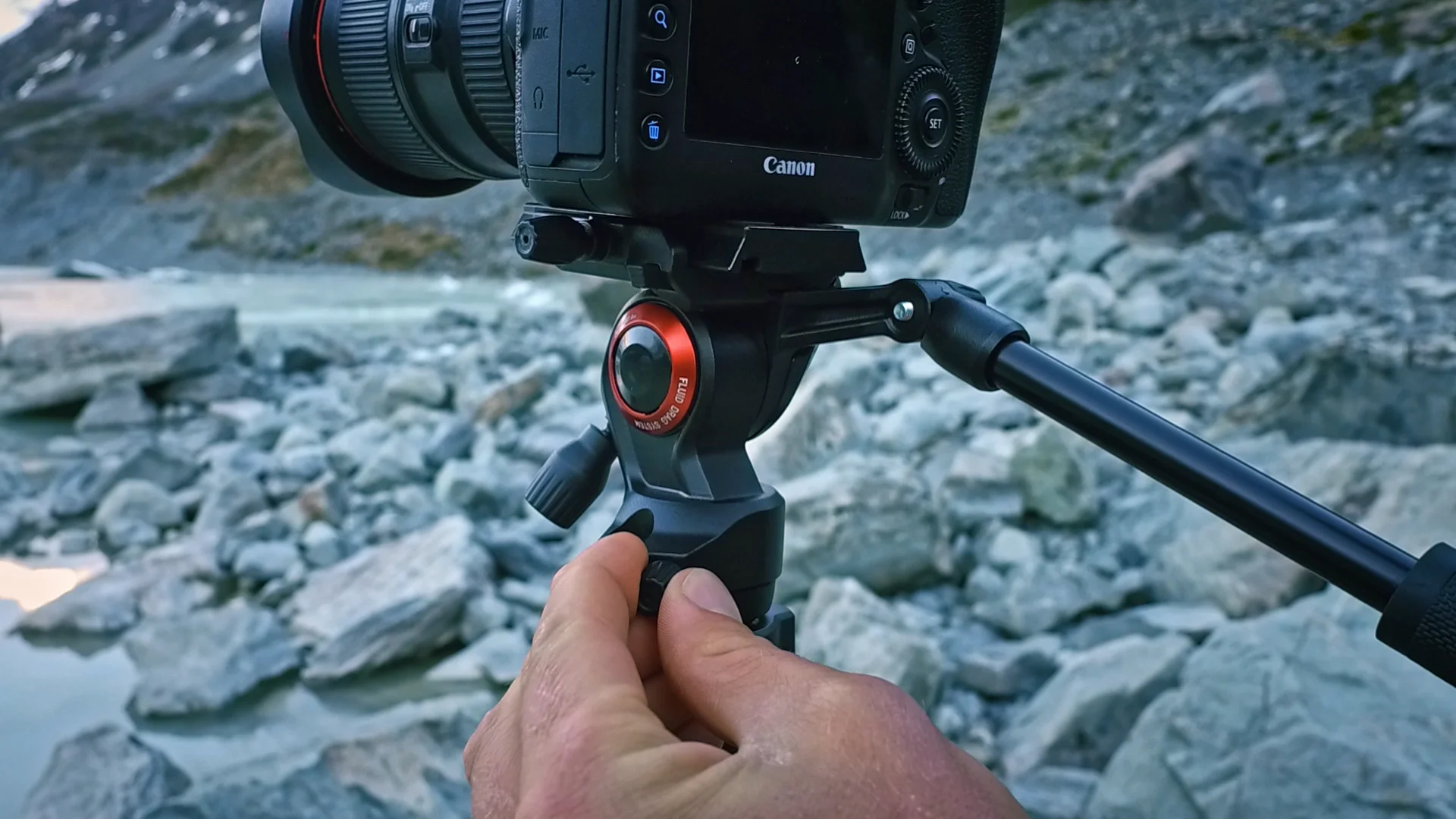 Manfrotto Befree Live Aluminum Video Tripod Kit MVKBFRT-LIVEUS Manfrotto Befree Live Aluminum Video Tripod Kit MVKBFRT-LIVEUS