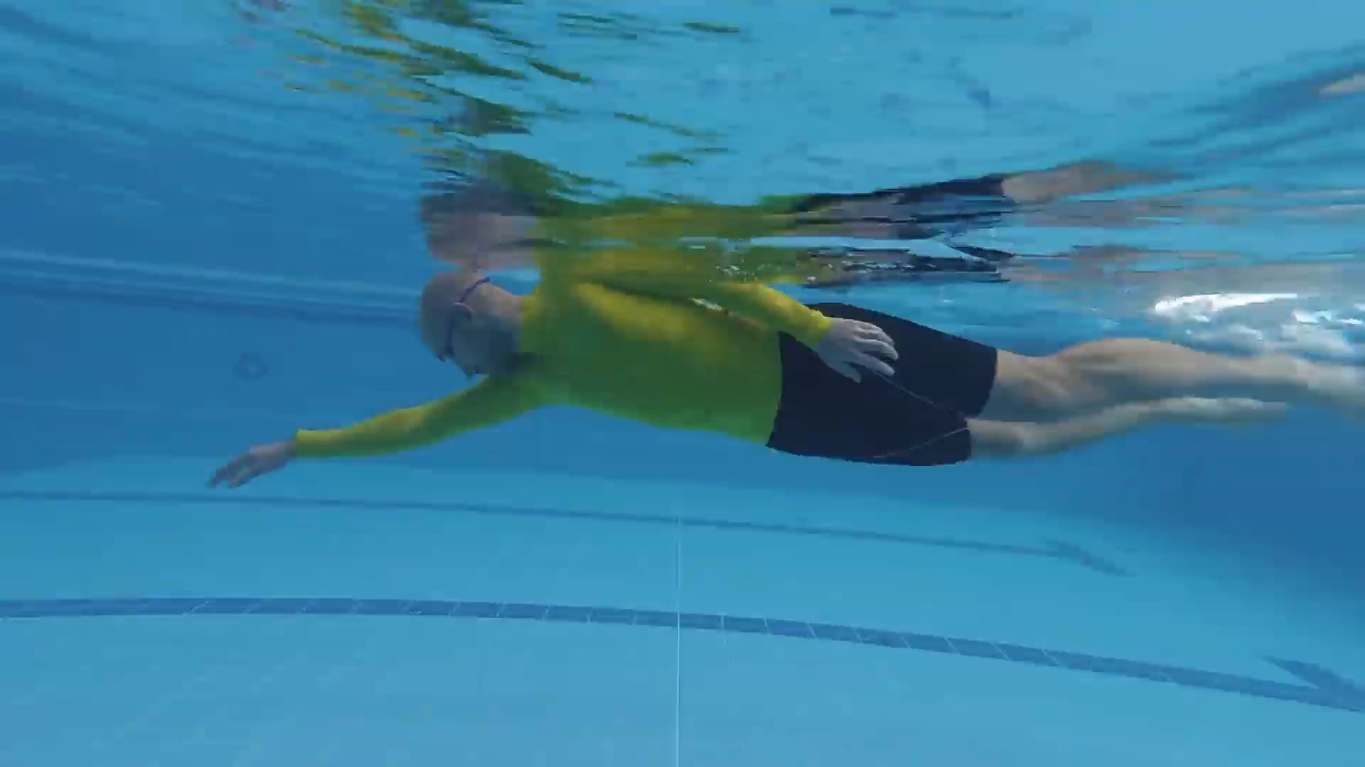 Научиться плавать самостоятельно с нуля. Плавание брасс Баттерфляй. Баттерфляй плавание техника. Кроль брасс. Техника плавания кролем для начинающих.