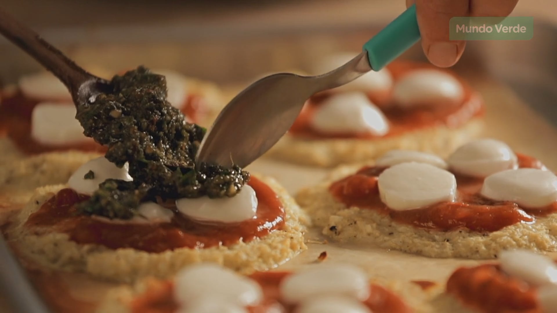 Mini Pizza com Muçarela de Búfala e Massa de Couve-Flor