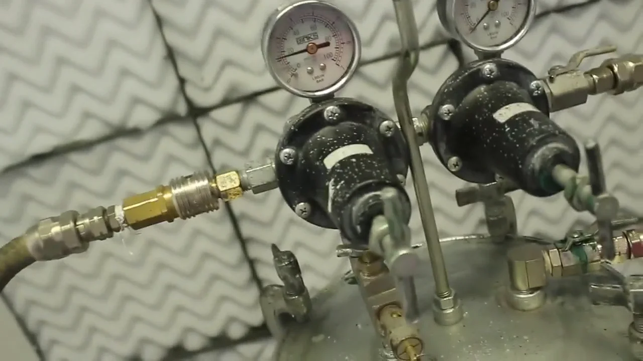 How to Set Up and Use a HVLP Pressure Pot Spray Gun on Vimeo