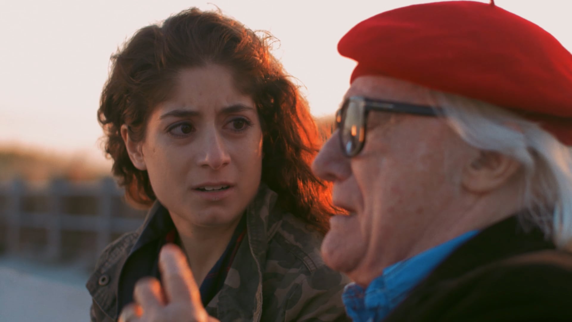 Gold Star Clip "Beach Scene"