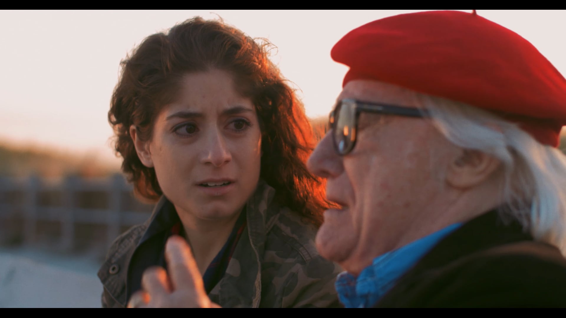 Gold Star Clip "Beach Scene"