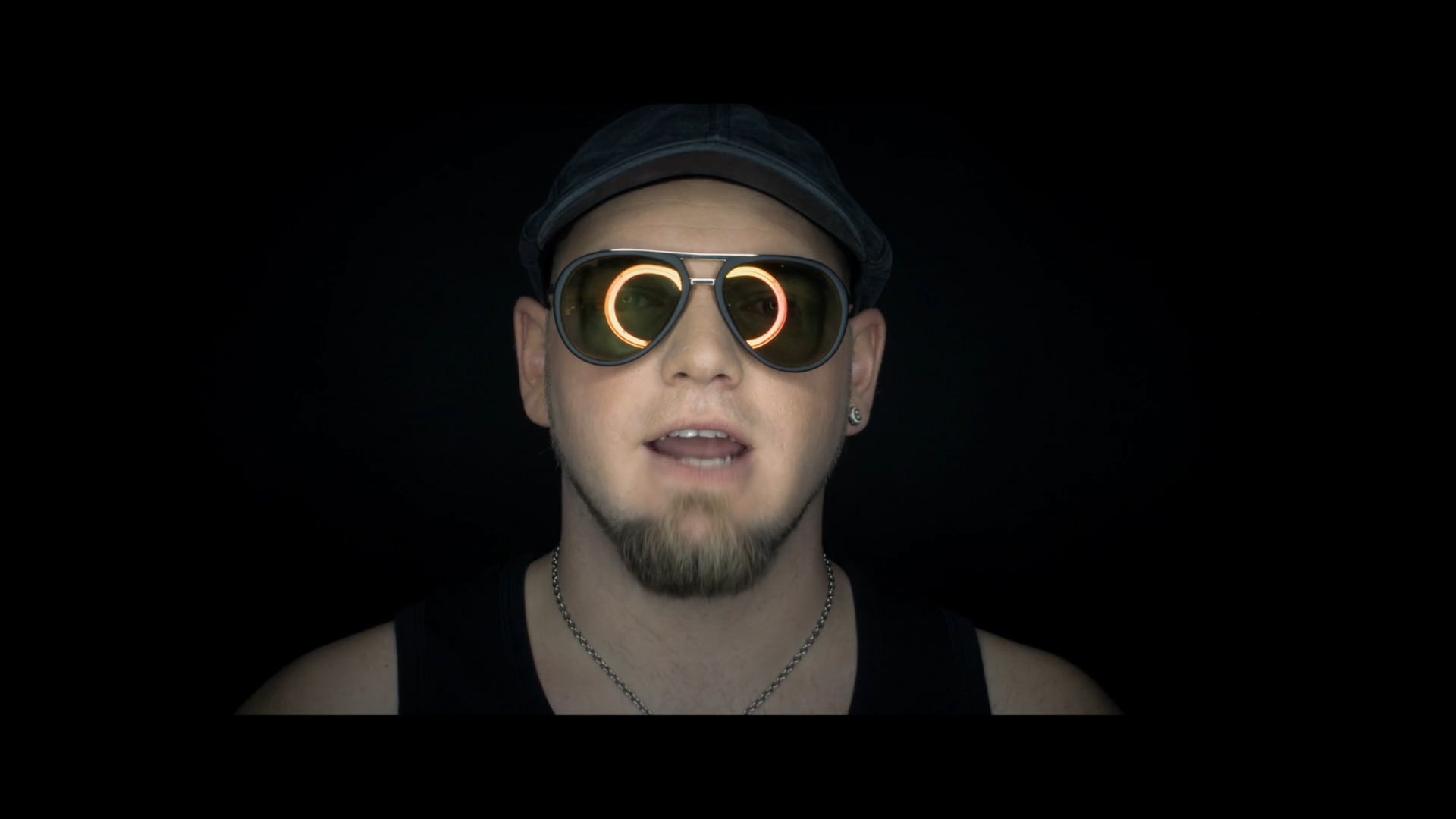 Dominik Ofner - Migrant im Trachtengwant (offizelles Video)