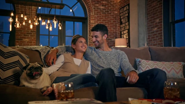 AT&T- Broll People Watching Devices