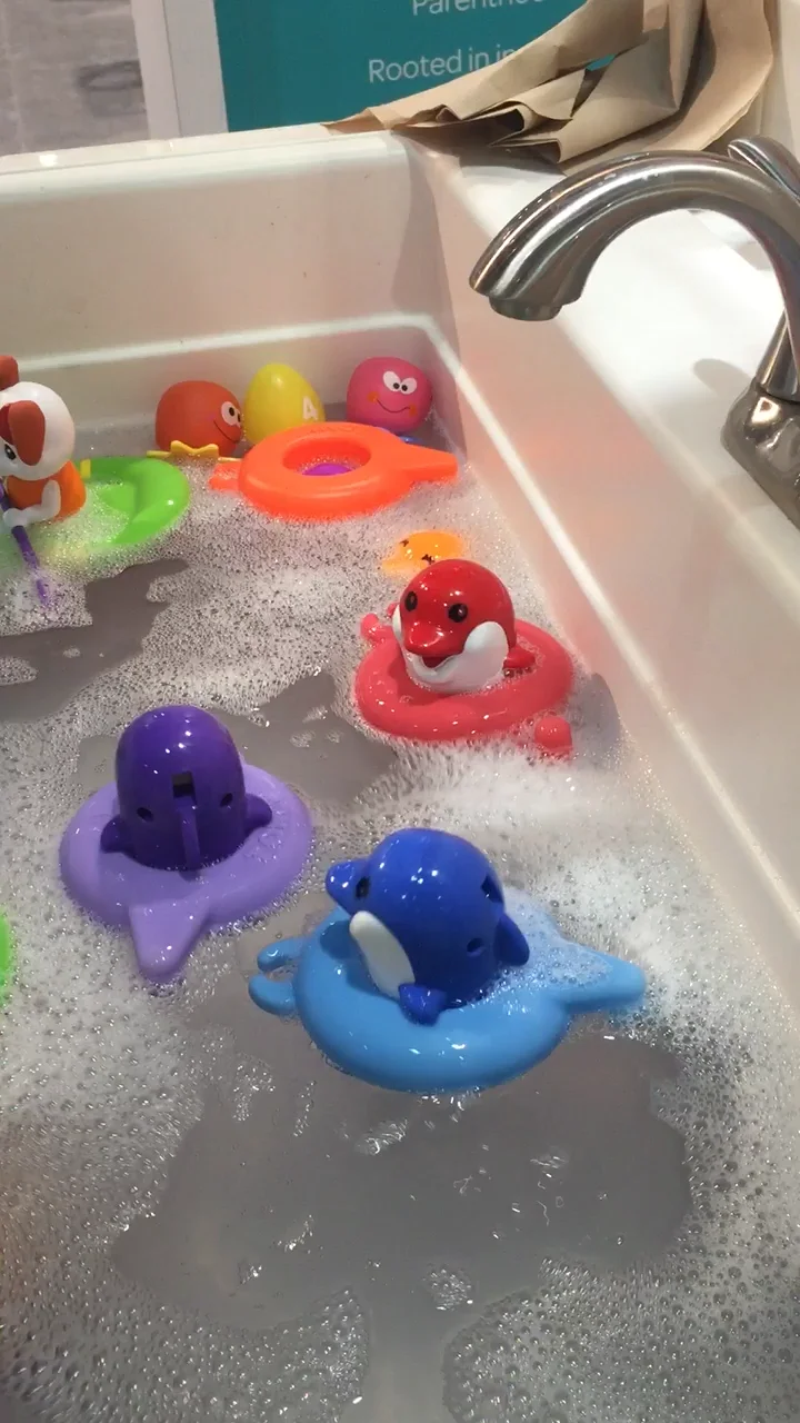 Tomy Do Re Mi Dolphins Bath Toy Demo On