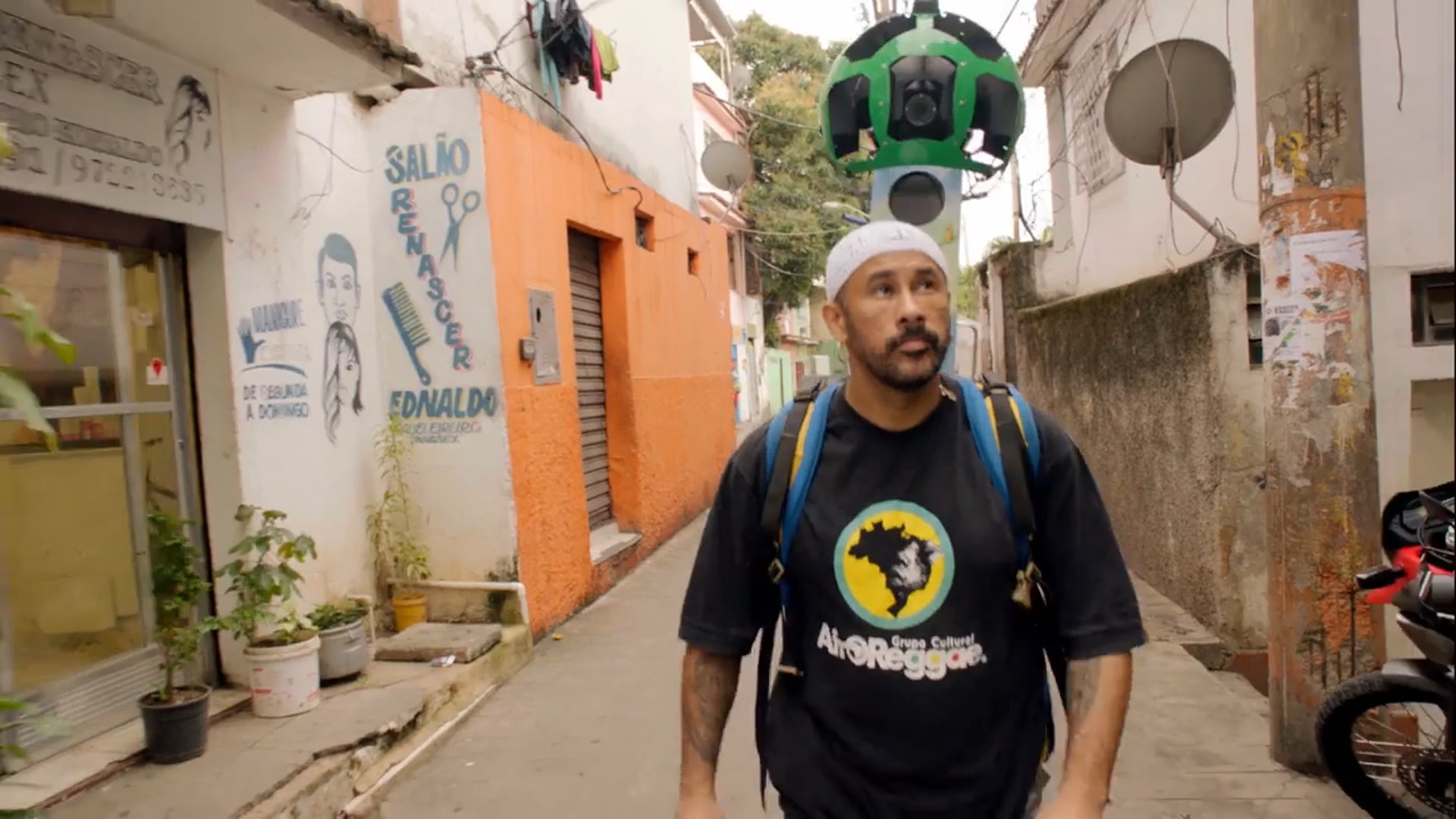 GOOGLE "Beyond the Map, Mapping the Favelas" / Joshua Davis