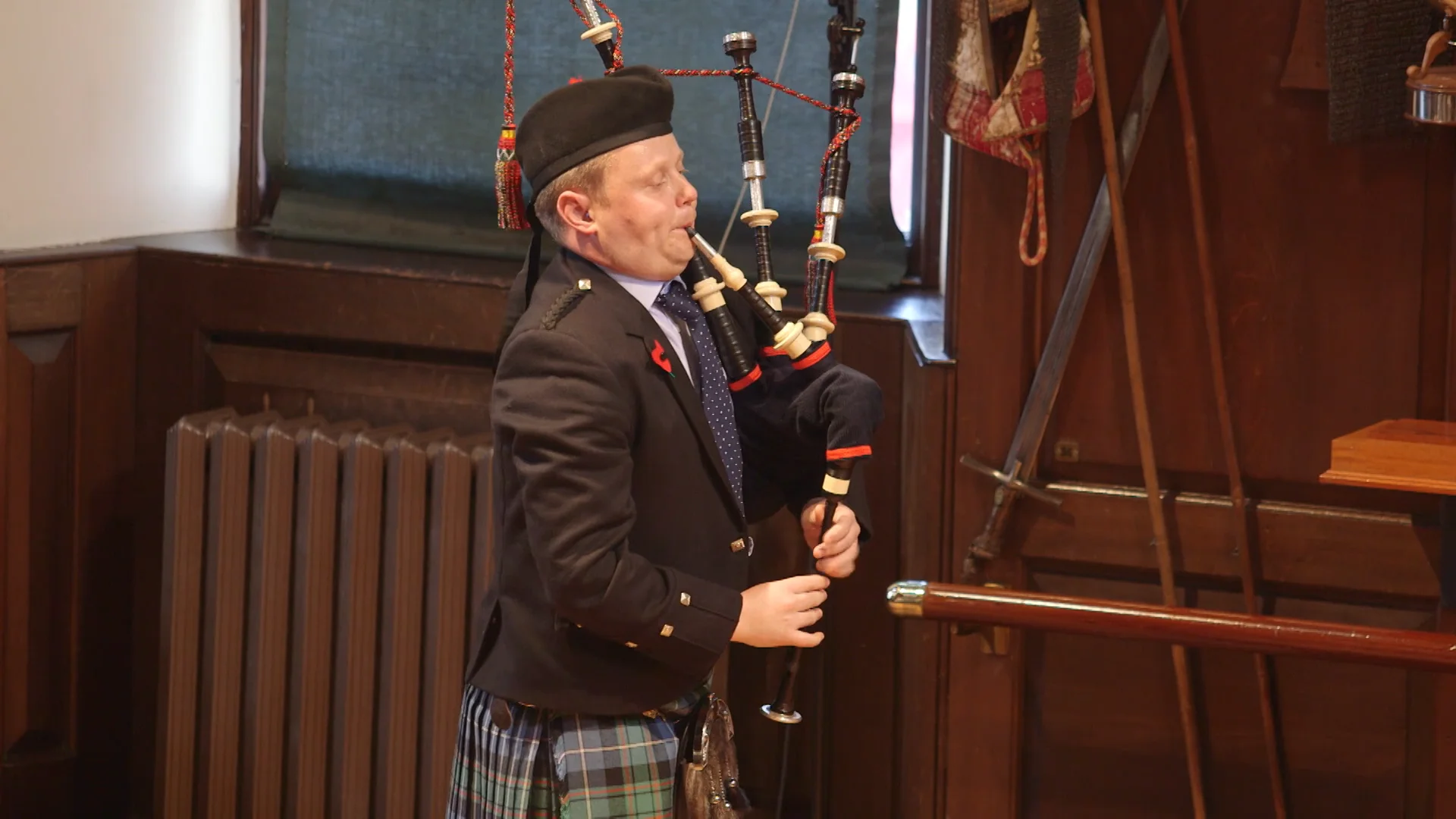 Callum Beaumont plays Lament For MacLeod Of Colbecks Piobaireachd at the Glenfiddich Piping Championship 2017