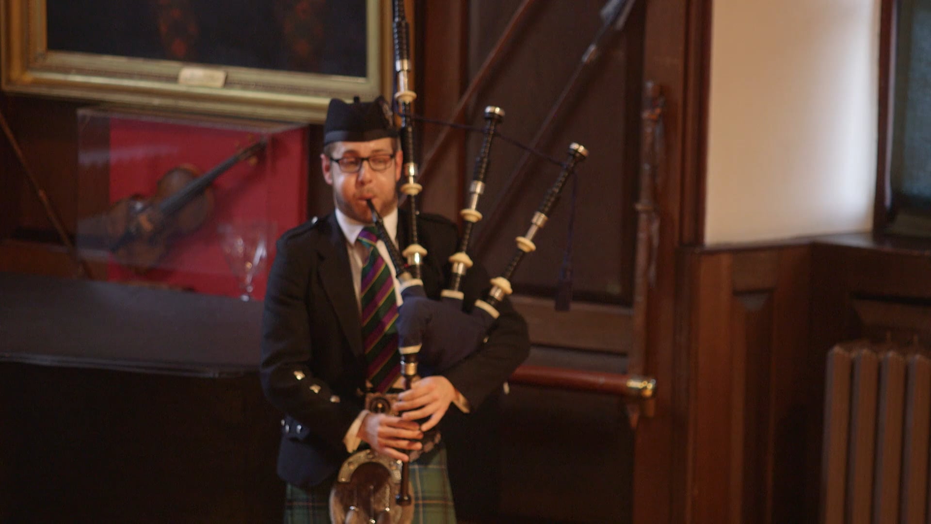 Alasdair Henderson Plays I Got A Kiss Of The King’s Hand Piobaireachd 