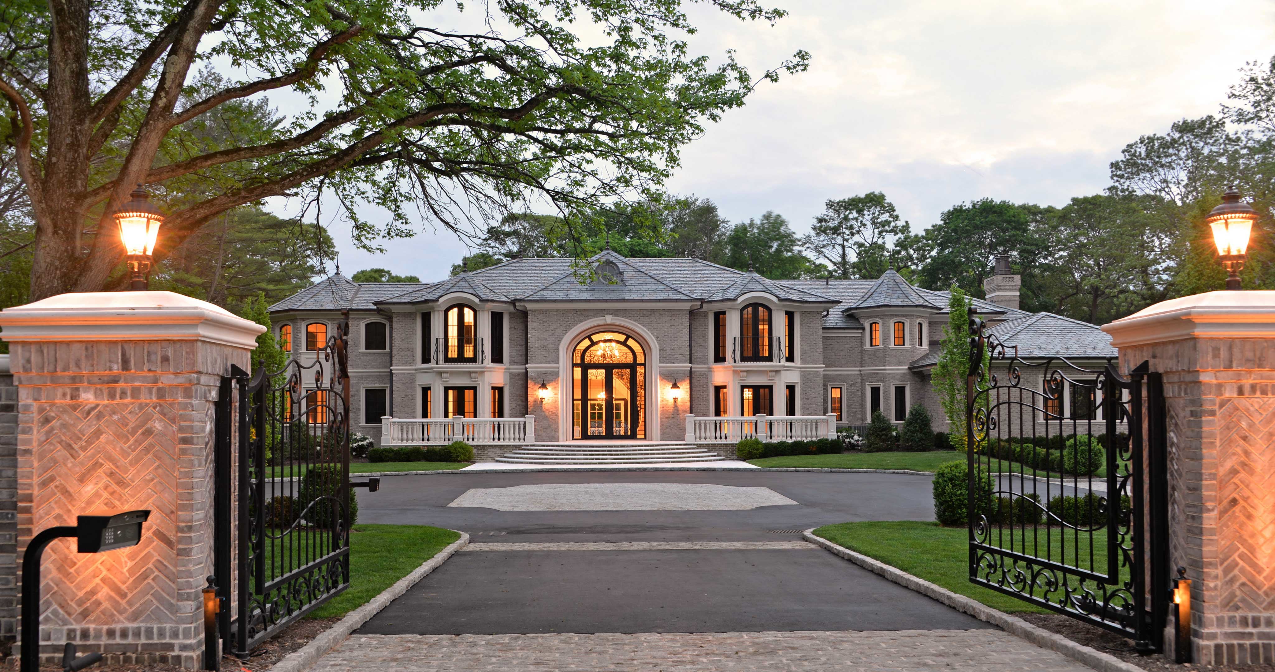 Luxury Property Tour At 18 Elmhirst Dr, Old Westbury, NY, 11568 on Vimeo