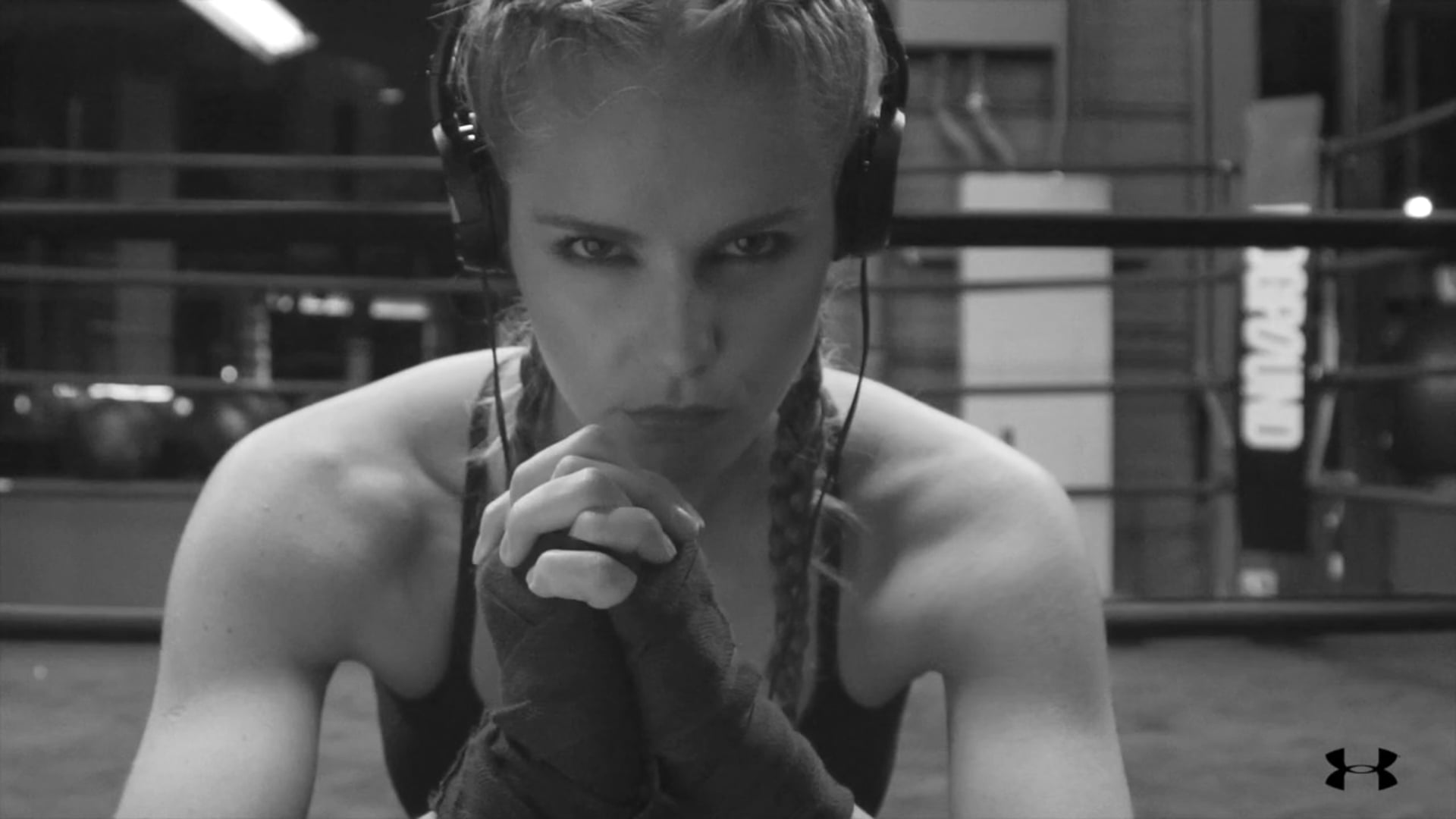 Luna Castilho ft. Dogpound #UAbyLuna