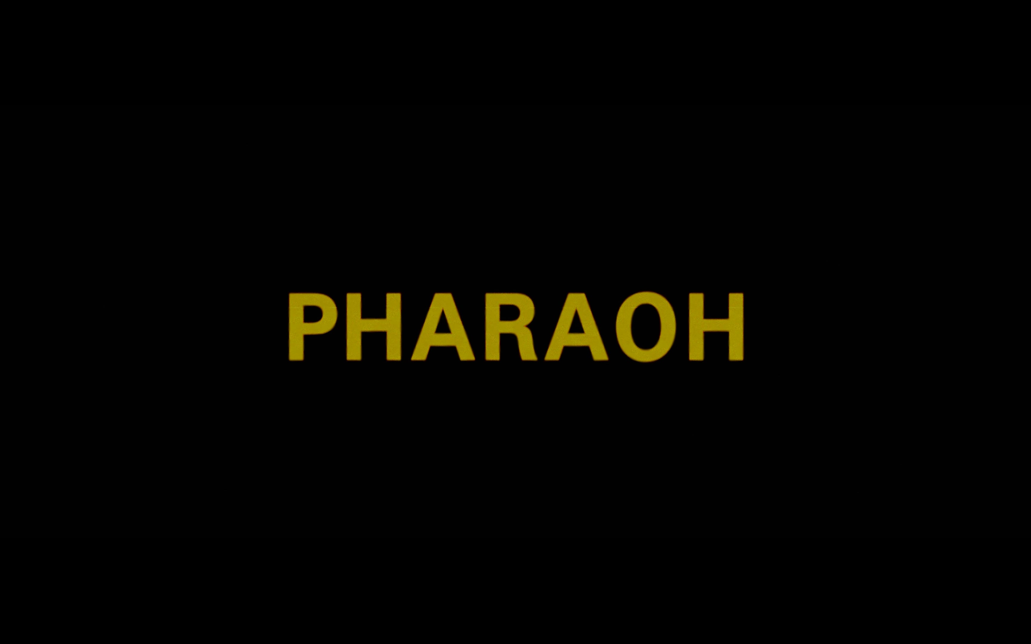 Чувствую pharaoh. Фараон рэпер обложка. Обложка альбома фараона. Фараон надпись. Фараон рэпер надпись.