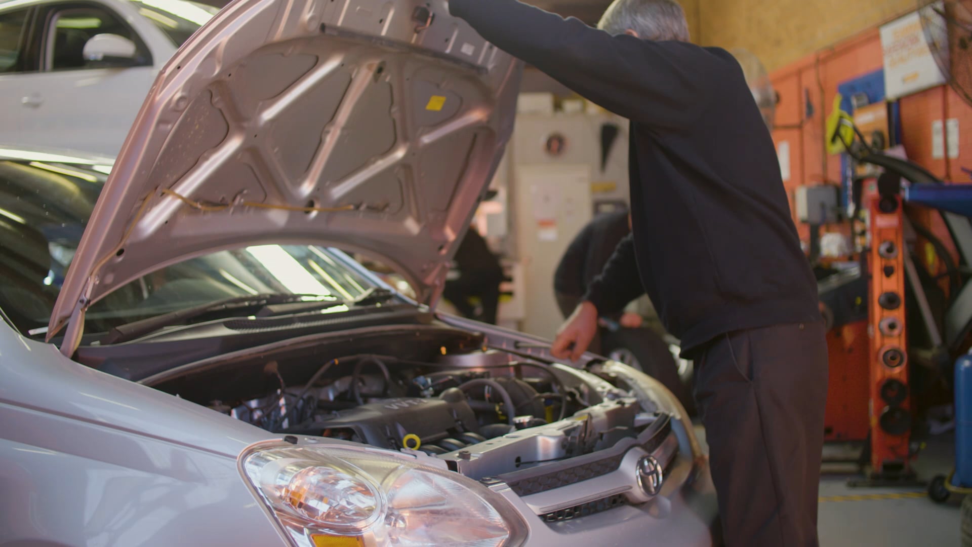 Her Canberra & AutoCo - Checking under the hood