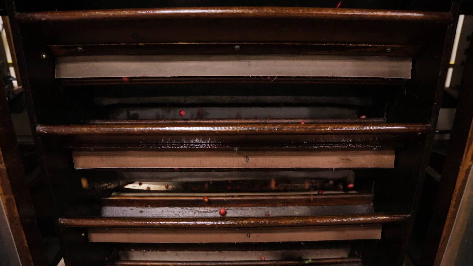 Fresh Cranberry Bounce Board Separator on Vimeo